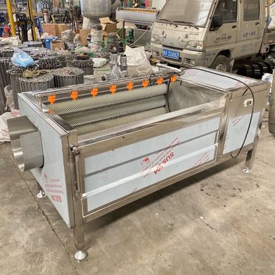 Wolle-rolle Schälmaschine-Blasen-Waschmaschinen-Gemüse-und Frucht-Reinigungs-Maschinen-Gemüseproduktlinie der Karotten-500kg/h