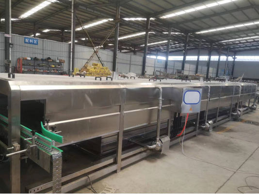 Tunnel-Pasteurisierungs-Linie machte Glasflaschen-Essiggurken-Getränkesterilisator-niedrige Temperatur-Nahrungsmittelsterilisator-Linie ein