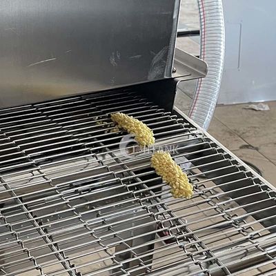 Zerschlagen von den Krumen, die das Hühnerbeschichtungs-Maschinen-Meeresfrüchte-Kochen panieren